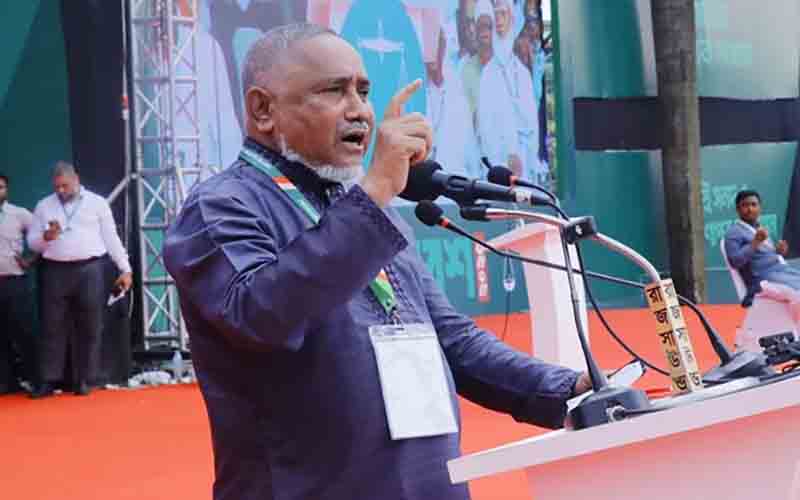 ‘কর্তৃত্ববাদী ভূতের’ দখলমুক্ত প্রশাসন চান ডা. তাহের