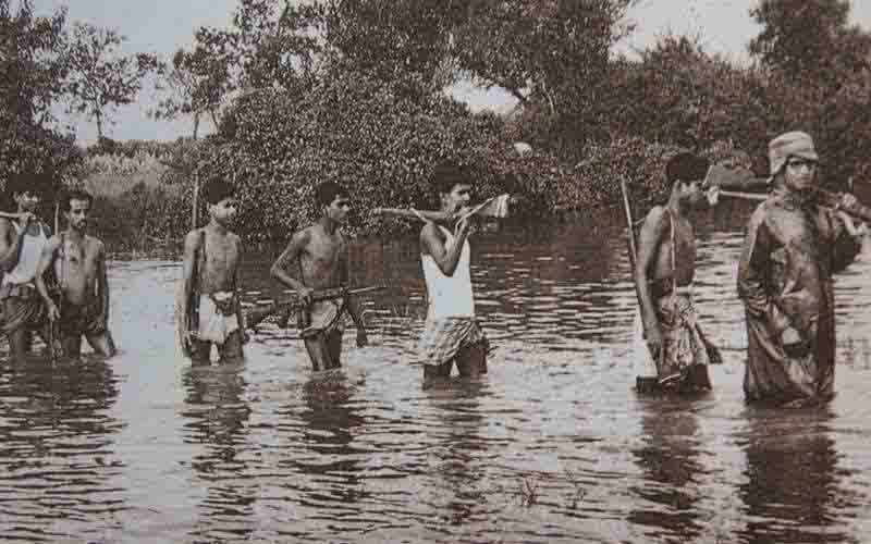 ক্র্যাক প্লাটুন থেকে স্বাধীন বাংলা ফুটবল ফ্রন্ট