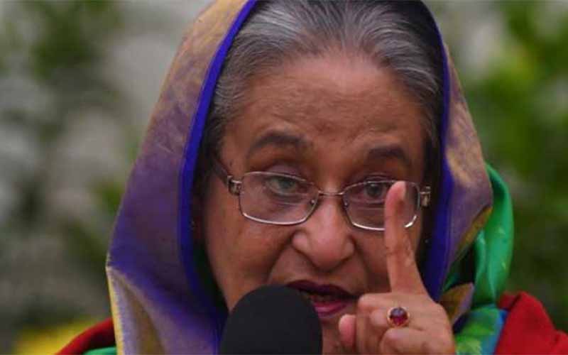 প্রকাশ্যে লুট ২৩৪ বিলিয়ন ডলার