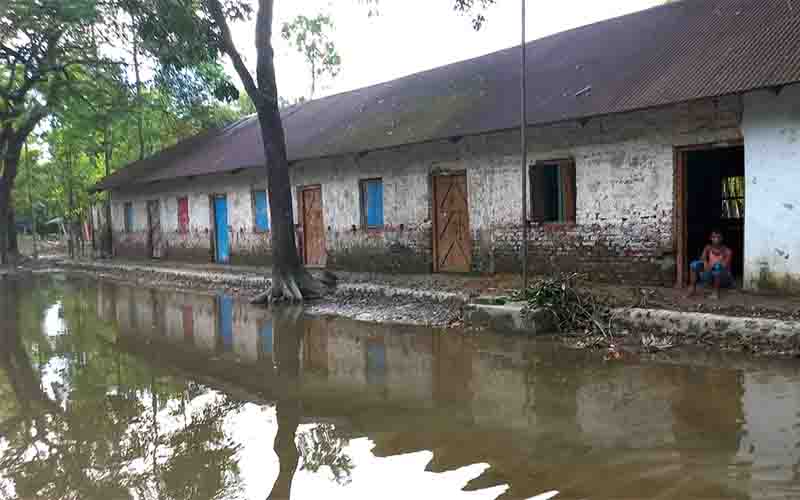 ফেনীতে বন্যায় ক্ষতিগ্রস্ত স্কুল সংস্কার হয়নি