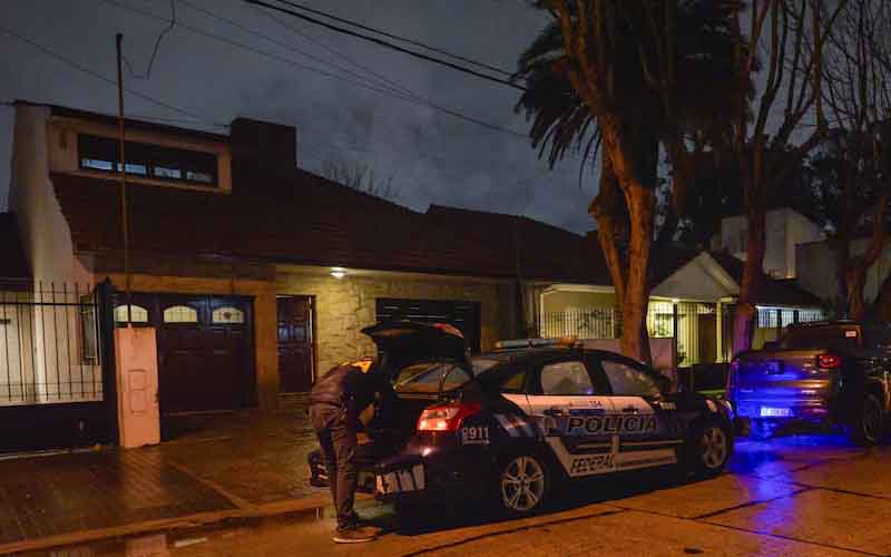 চিত্রকর্মের খোঁজে তল্লাশি, নাৎসি কর্মকর্তার মেয়ে গৃহবন্দি