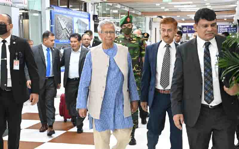 নিউইয়র্কের উদ্দেশে যাত্রা করলেন প্রধান উপদেষ্টা