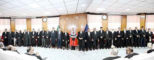 রাষ্ট্রপতির সঙ্গে সাক্ষাৎ করবেন সদ্যনিযুক্ত ২৫ বিচারপতি হাইকোর্টে সদ্য নিযুক্ত ২৫ বিচারপতি আজ রাষ্ট্রপতির সঙ্গে সৌজন্য সাক্ষাৎ ও মধ্যাহ্নভোজে অংশ নেবেন।