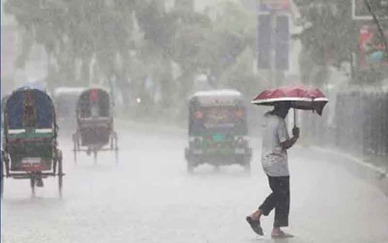 বঙ্গোপসাগরের নিম্নচাপ: দেশজুড়ে ভারী বর্ষণ