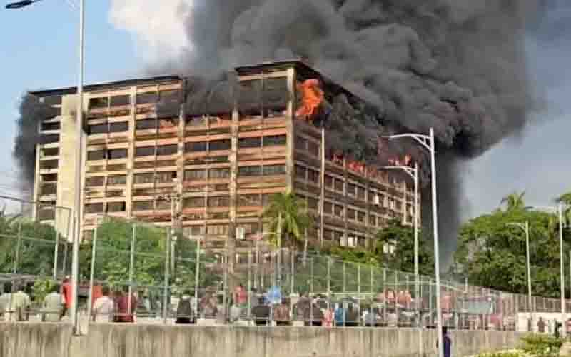 চট্টগ্রাম ইপিজেডে অ্যাডামস ক্যাপ কারখানায় আগুন