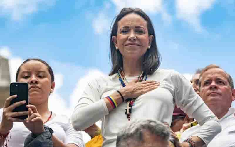 শান্তিতে নোবেল পেলেন ভেনেজুয়েলার বিরোধী নেতা মারিয়া মাচাদো