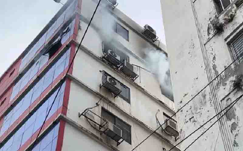 বিজয়নগরের বাণিজ্যিক ভবনে অগ্নিকাণ্ড