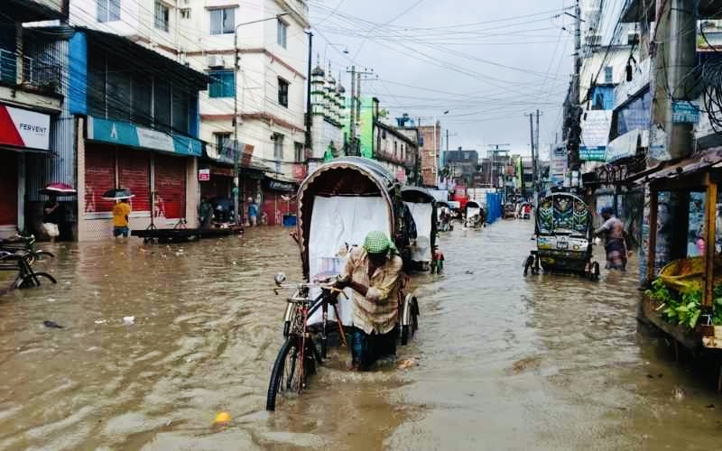 টানা বৃষ্টিতে আবারও ডুবলো চট্টগ্রাম