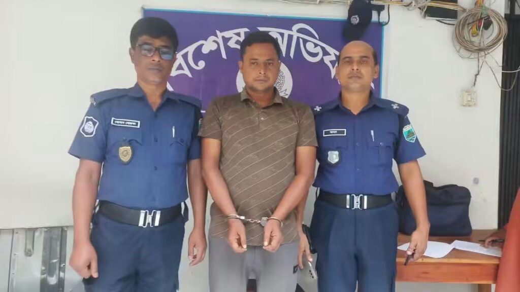 মান্দায় অশ্লীল ভিডিও ধারণ করে ১০ লাখ টাকা দাবি, গ্রেপ্তার ১